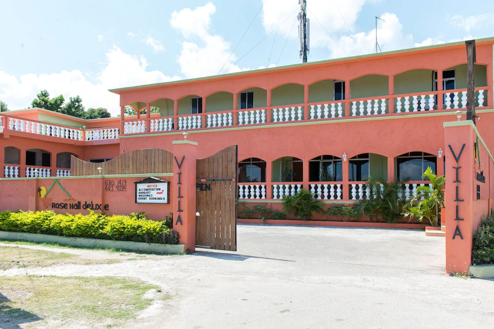 Rose Hall de Luxe