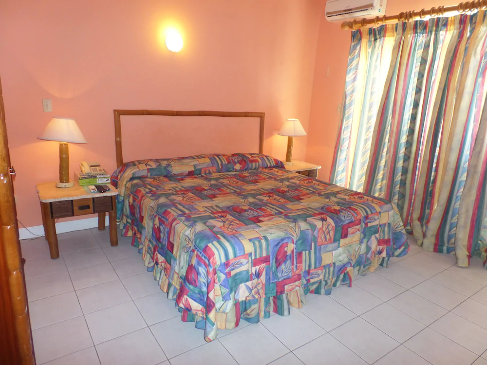 Rose Hall de Luxe