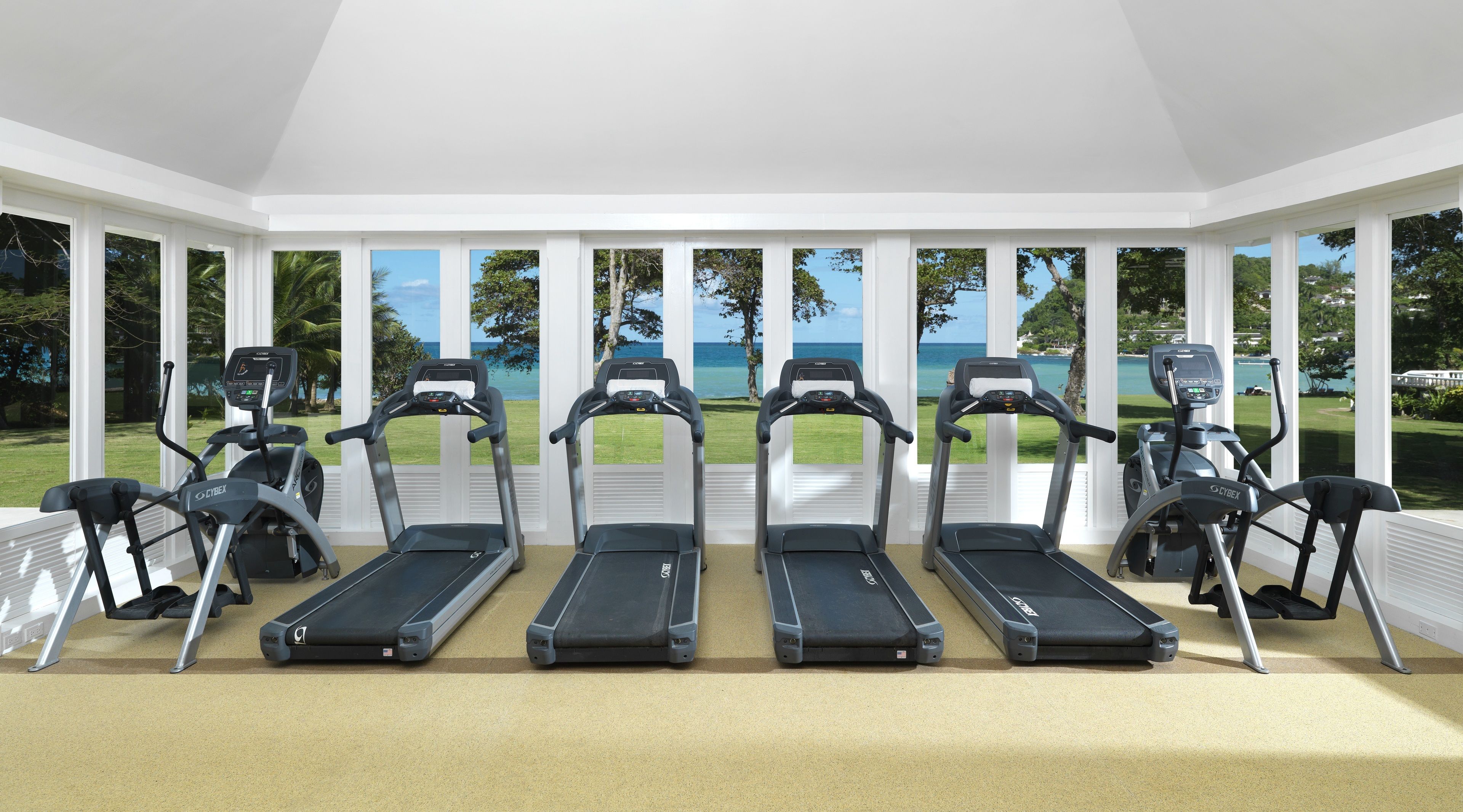 Round Hill Hotel & Villas