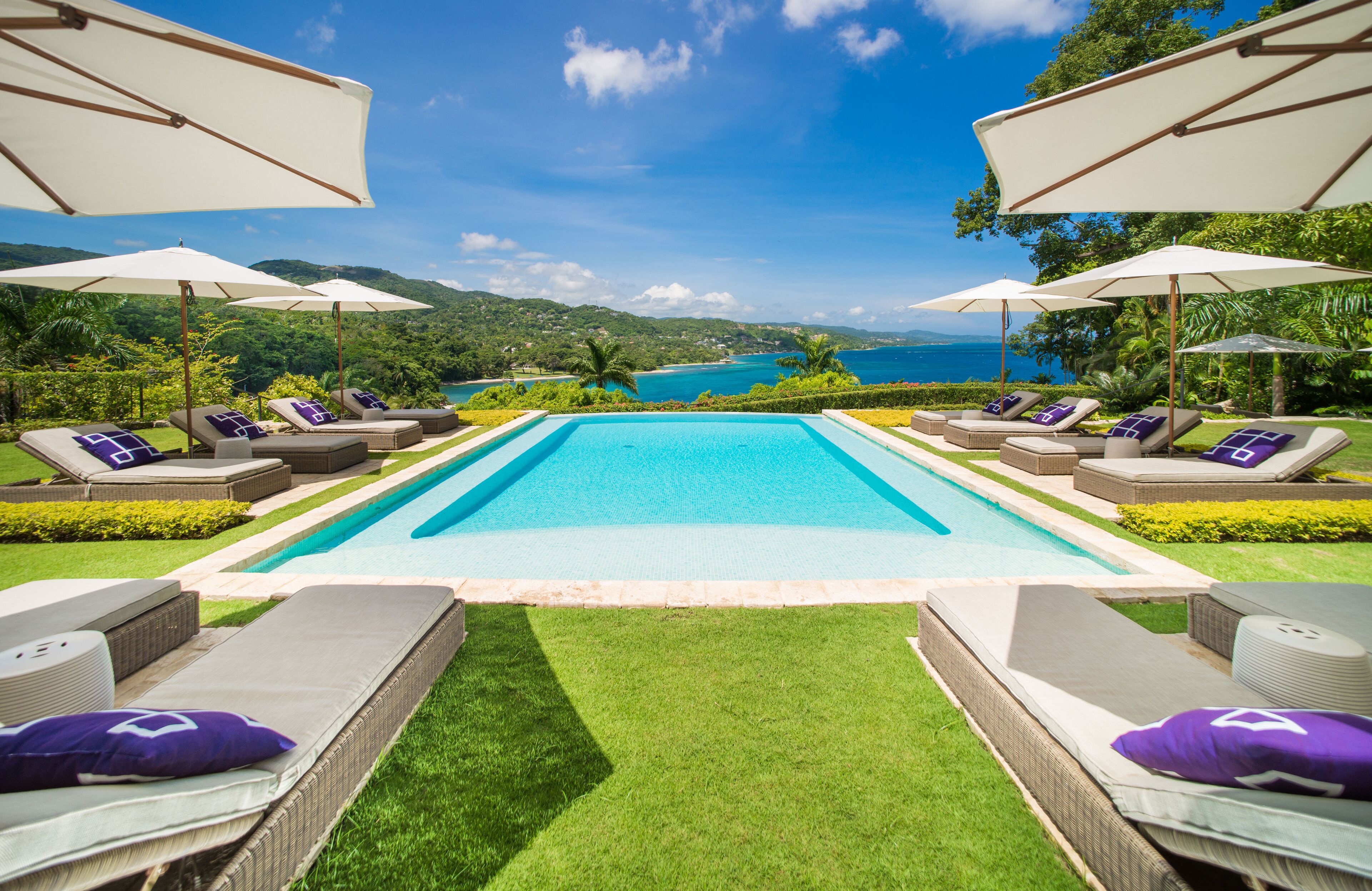 Round Hill Hotel & Villas