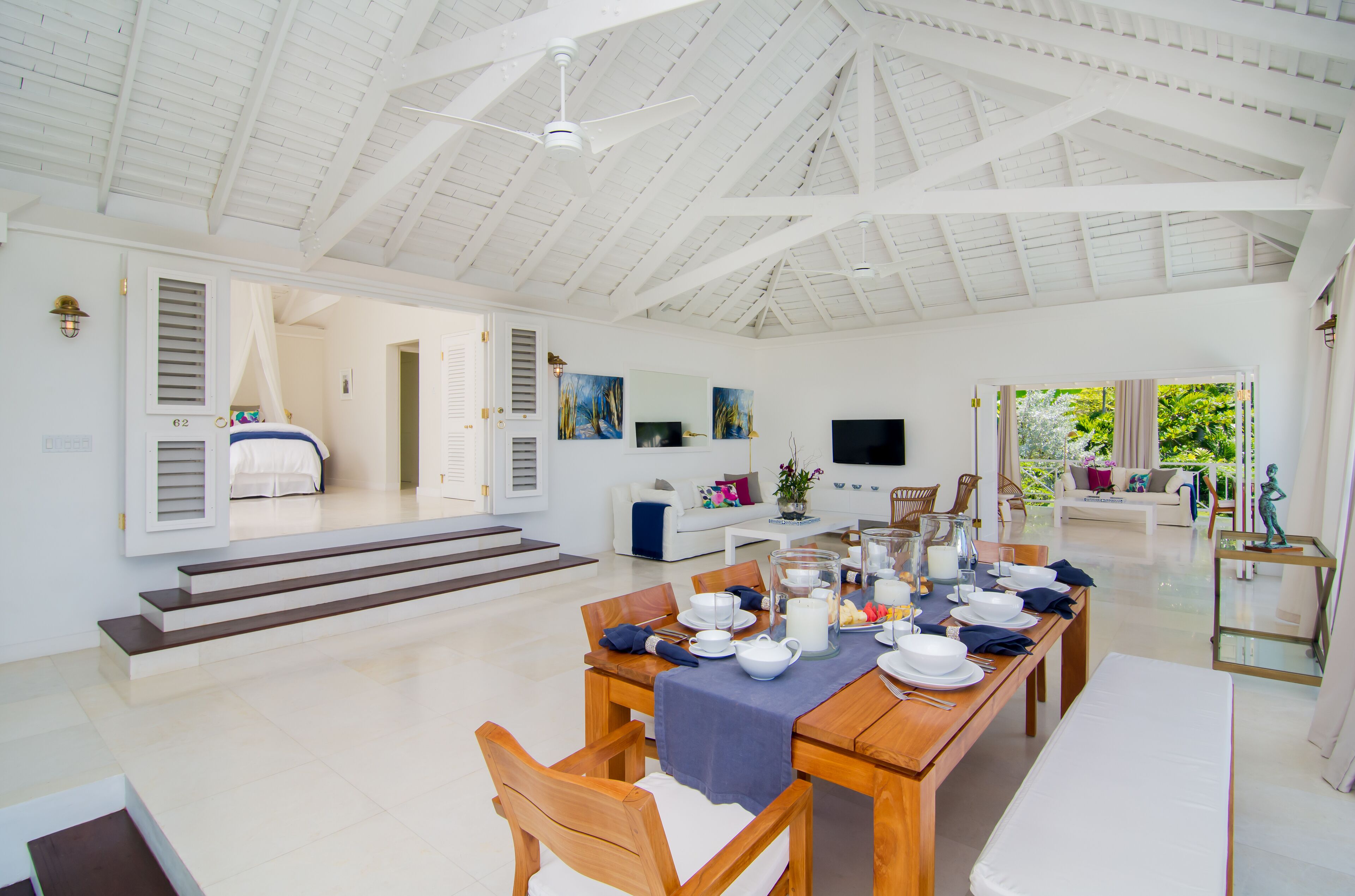 Round Hill Hotel & Villas