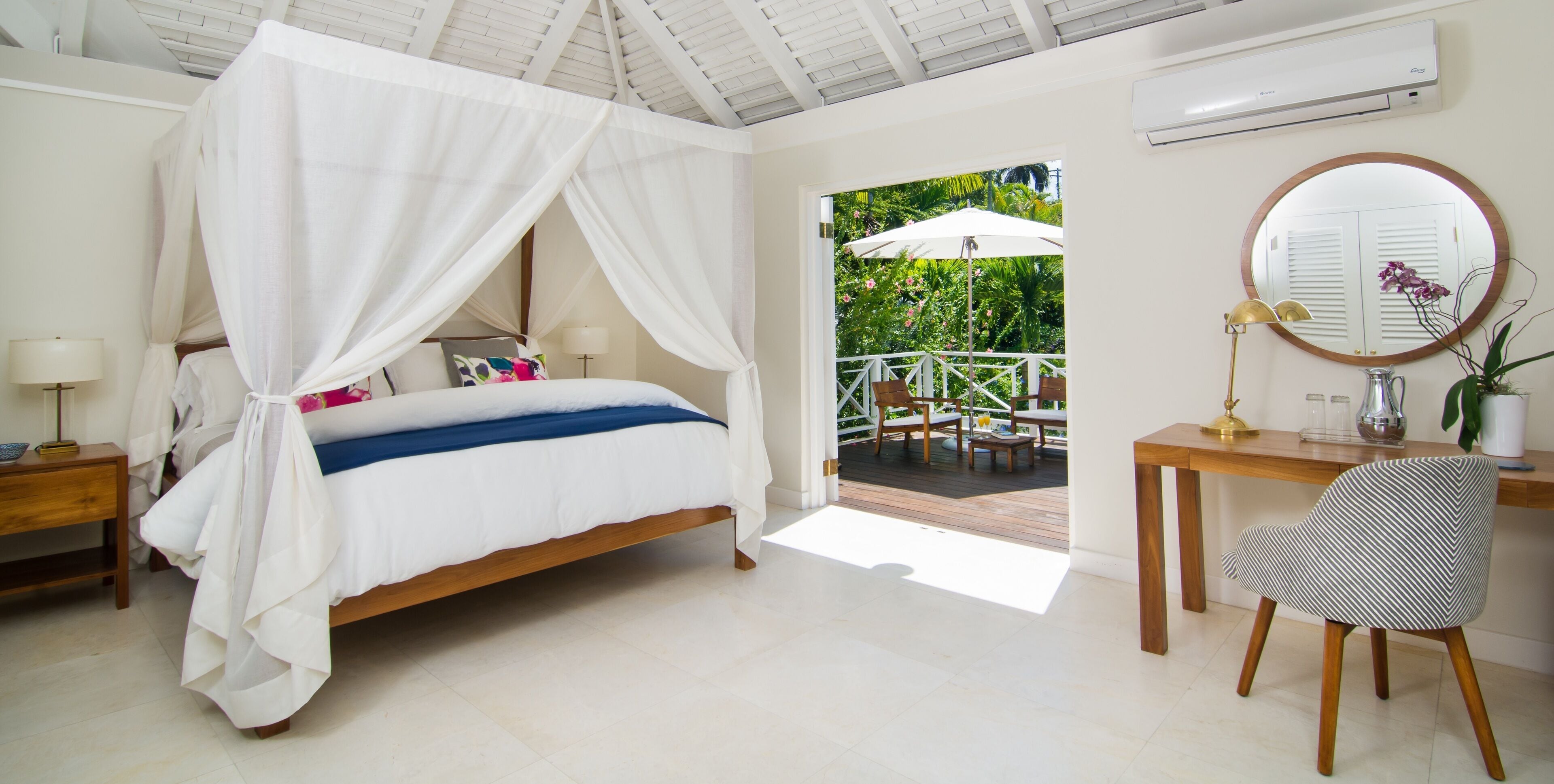 Round Hill Hotel & Villas