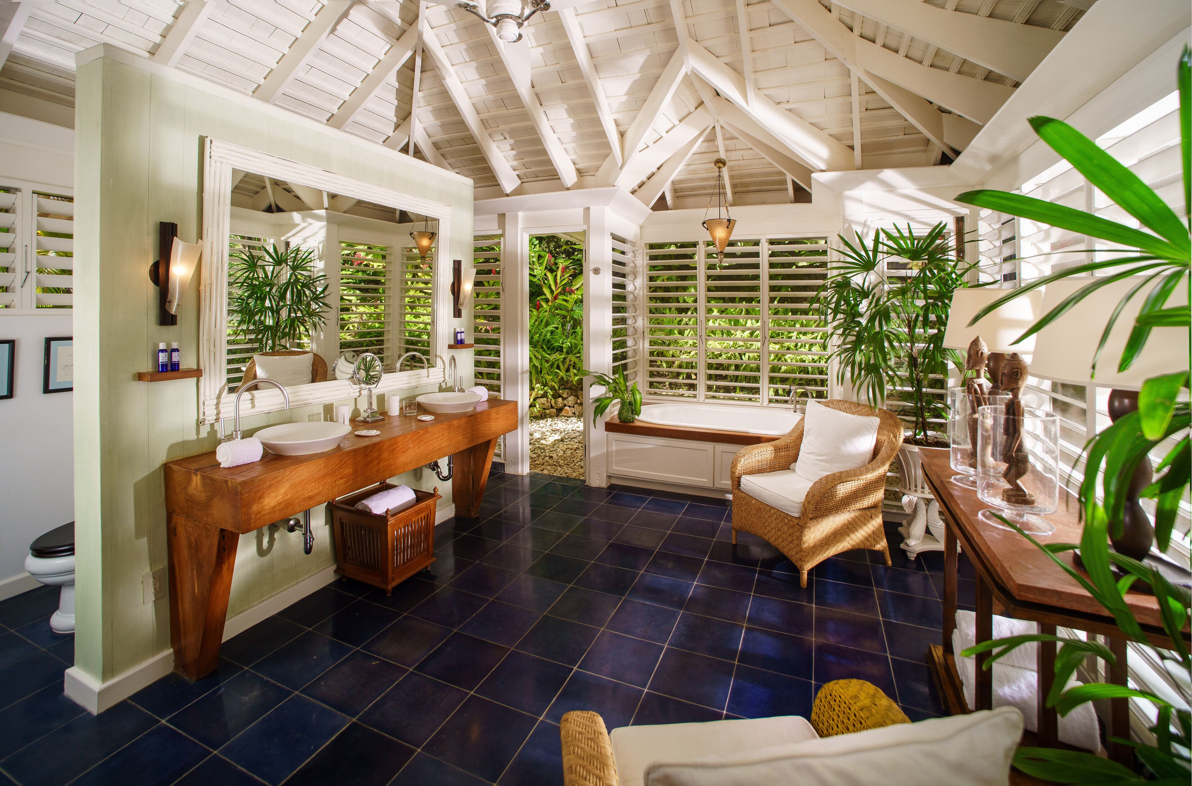 Round Hill Hotel & Villas