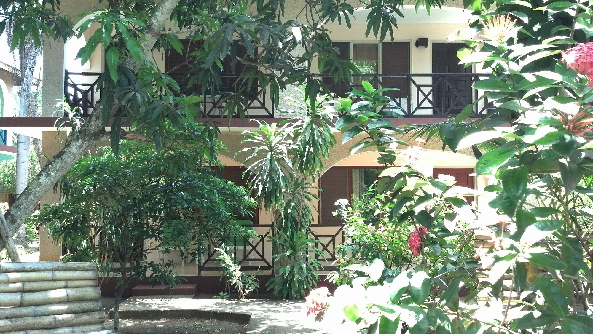 Pure Gardens Resort