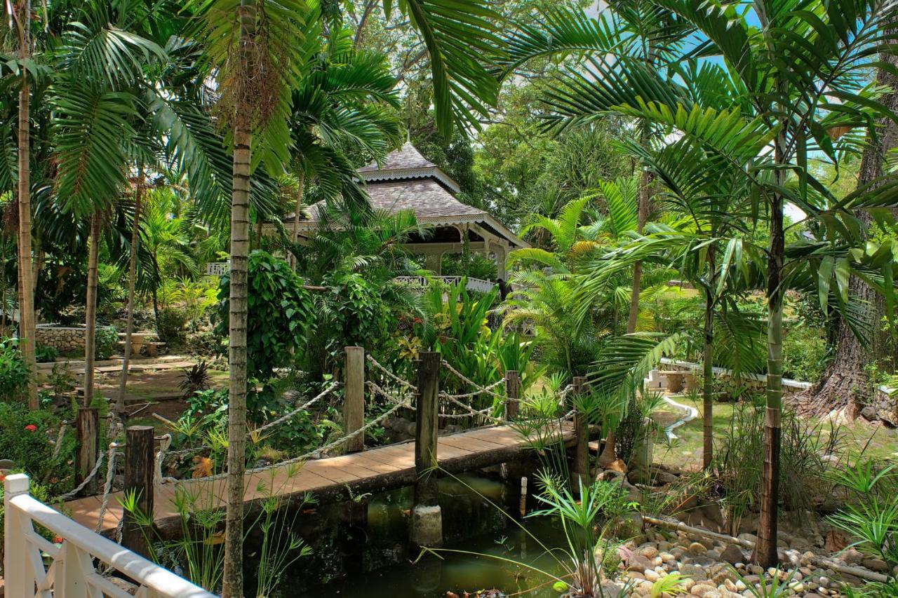 Hibiscus Lodge