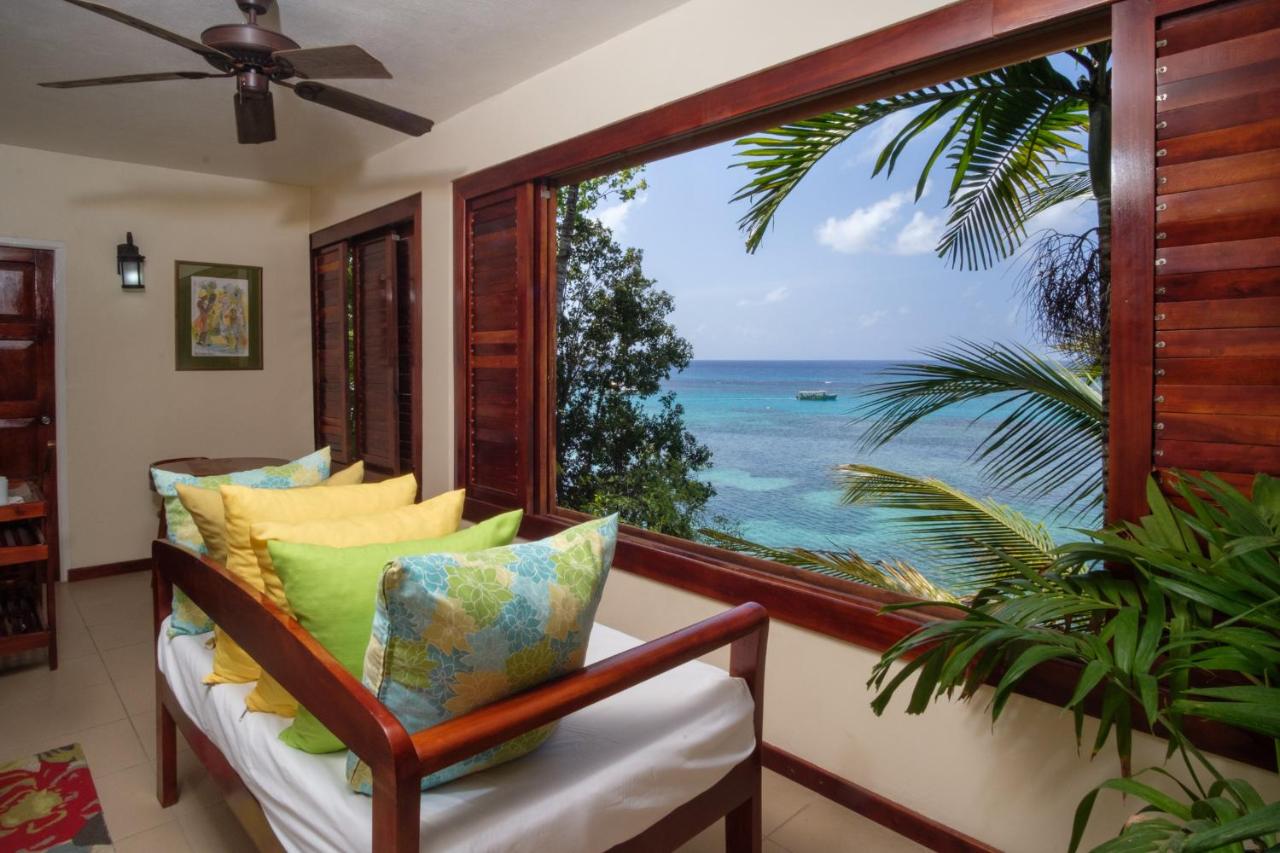 Hibiscus Lodge