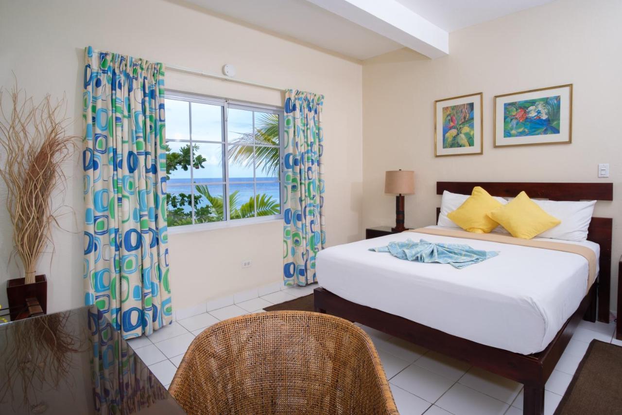 Hibiscus Lodge