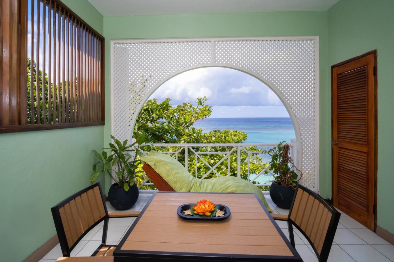 Hibiscus Lodge