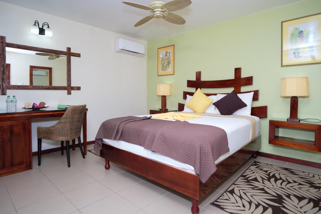 Hibiscus Lodge
