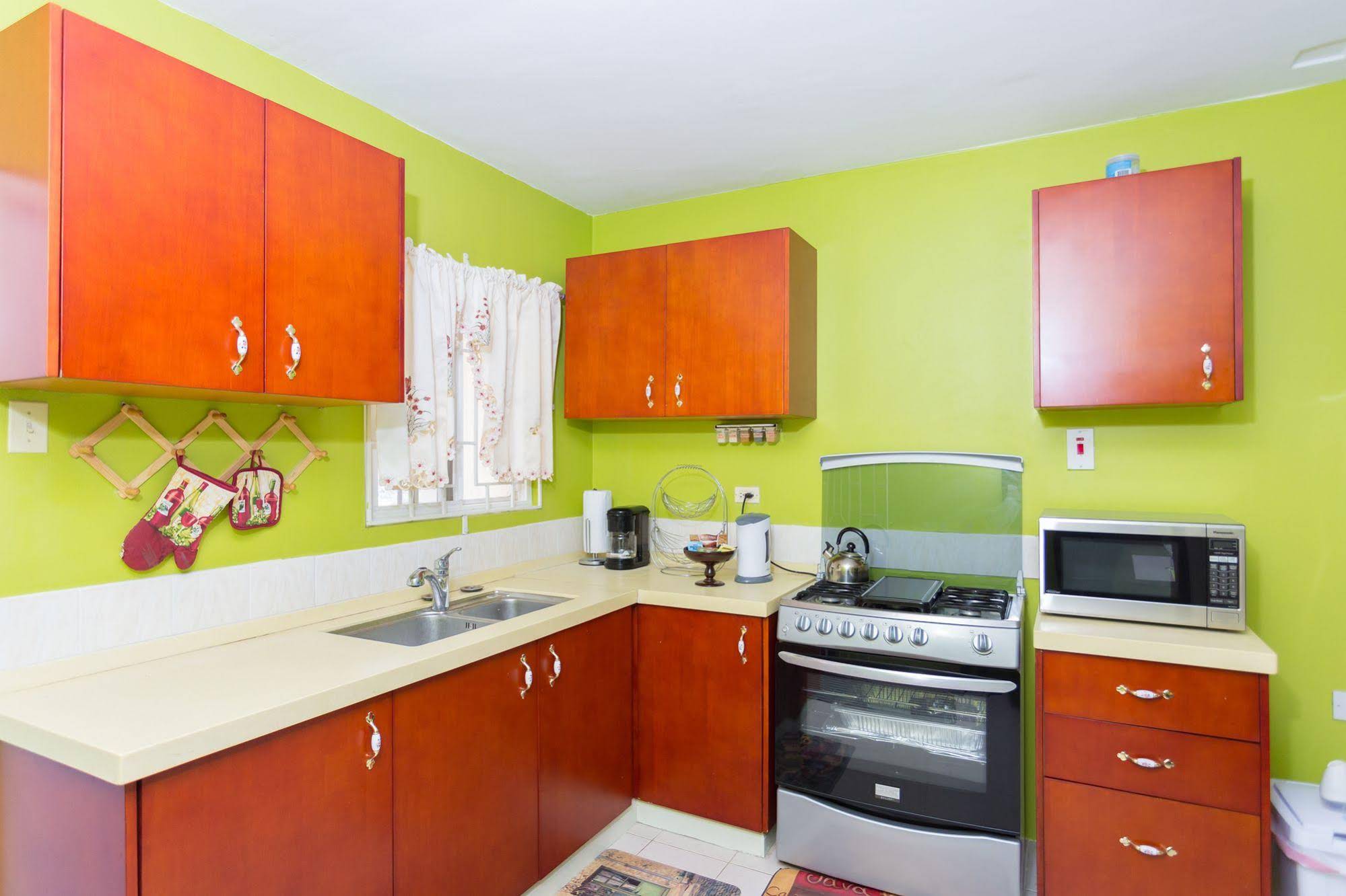Caymanas Estate Country Club Villa