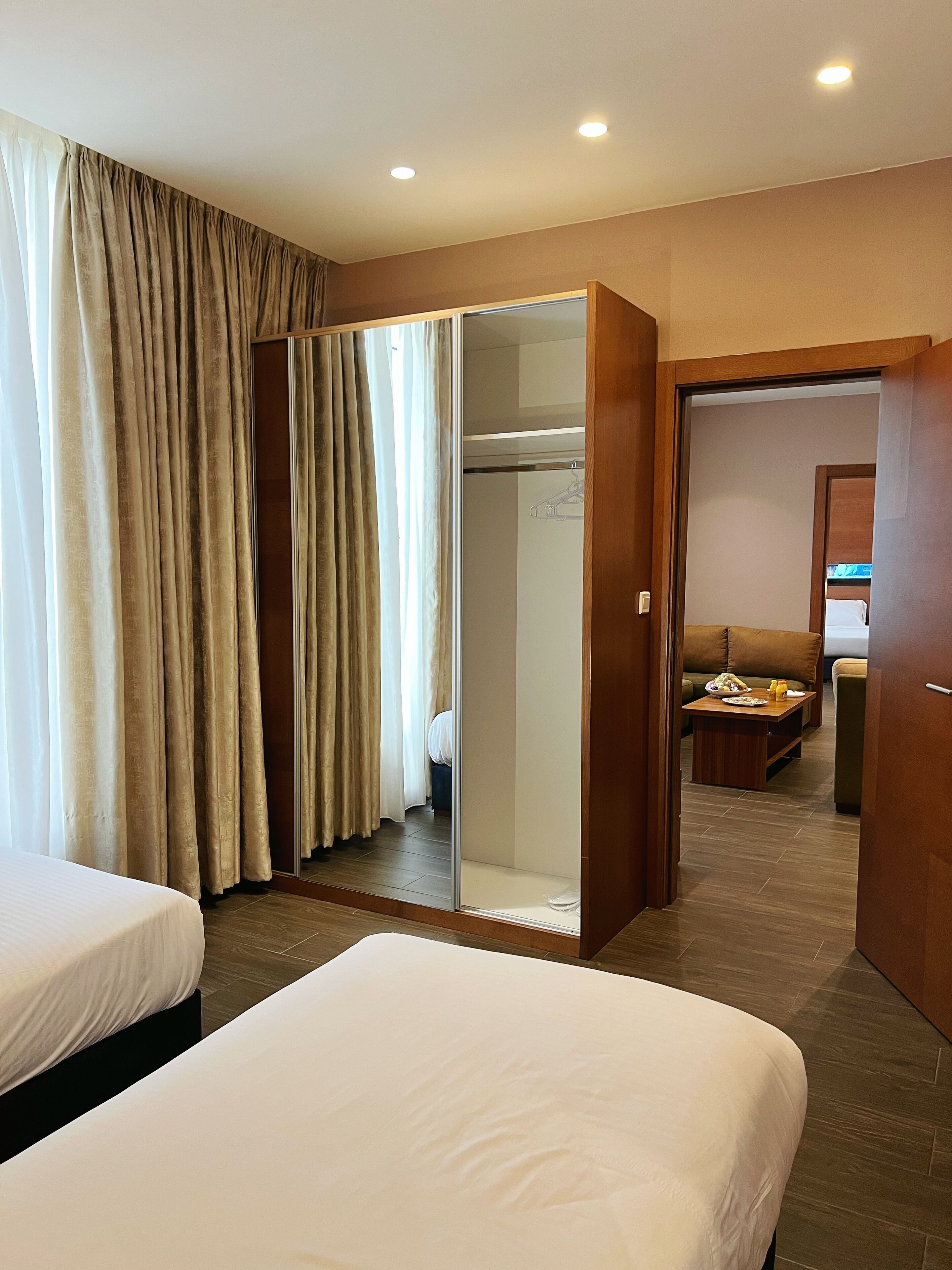 7th Star Hotel Suites