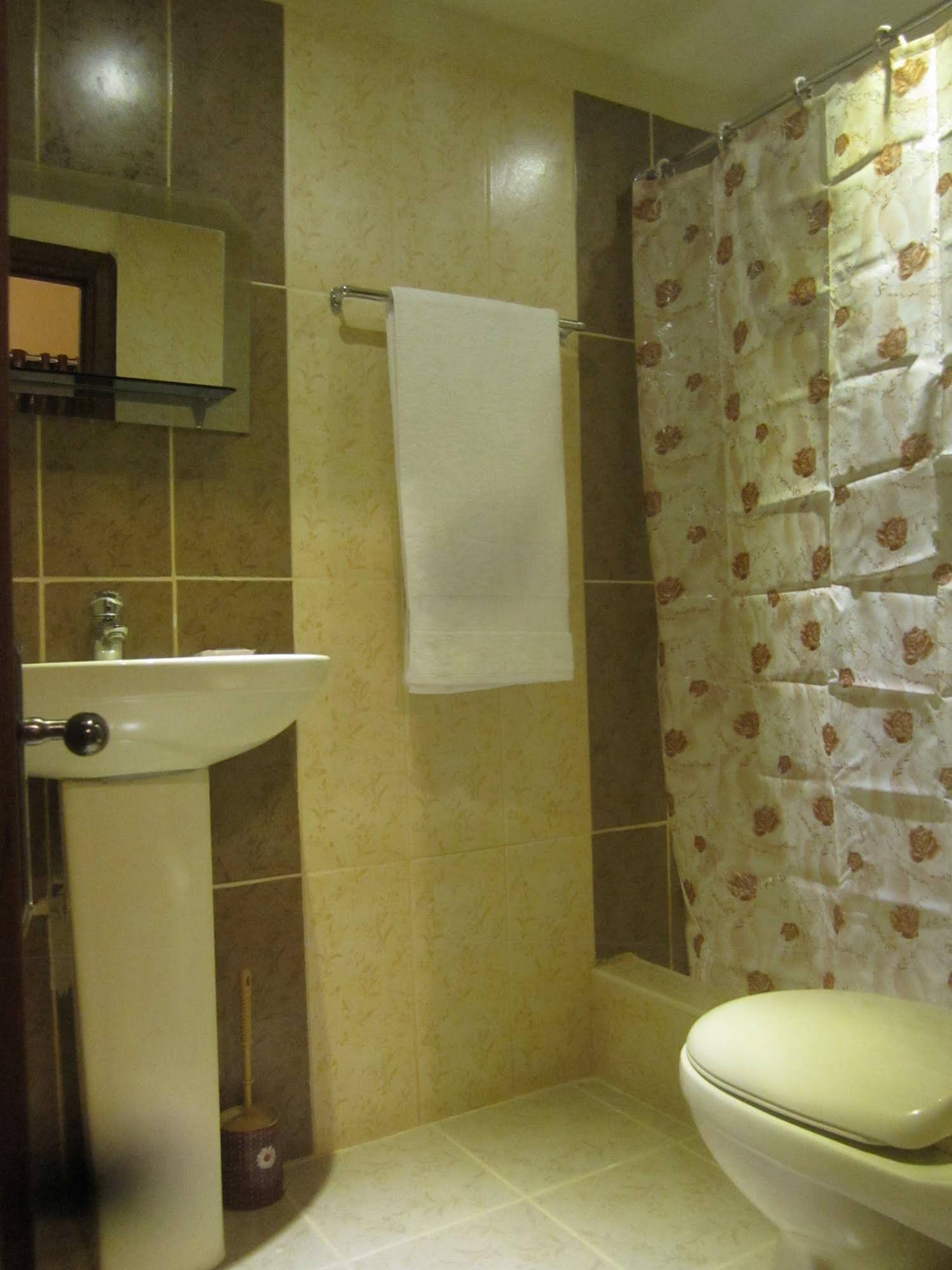 Caravan Hotel