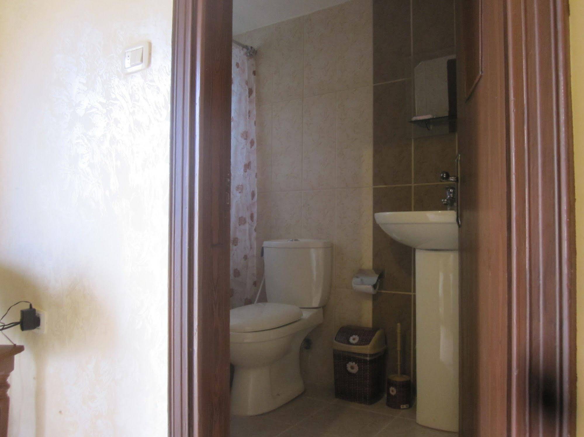 Caravan Hotel