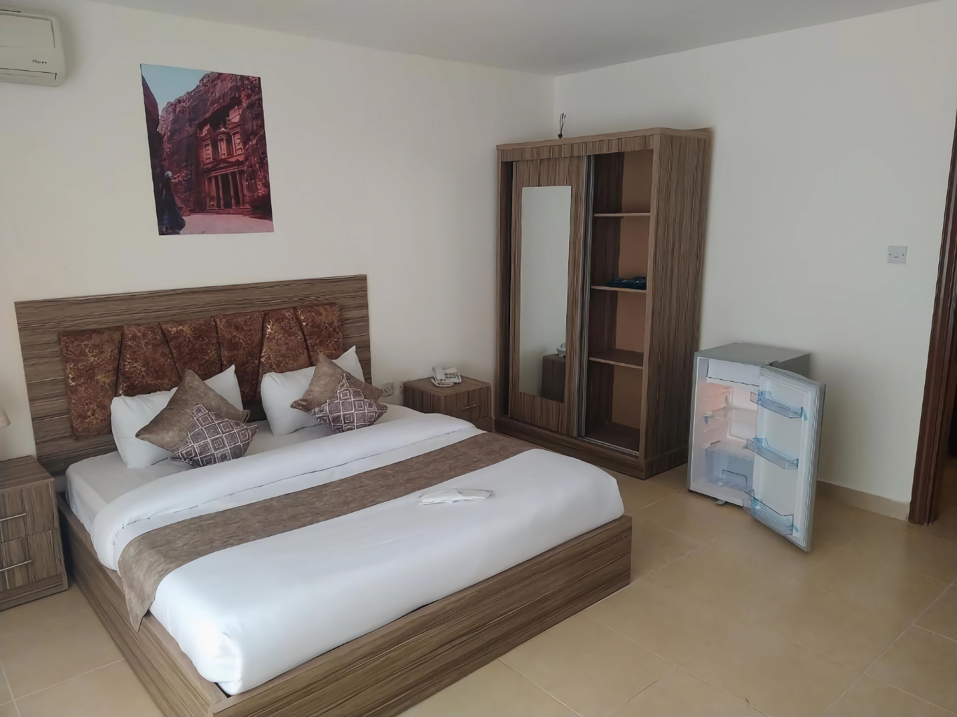 Rayan Hotel Suites