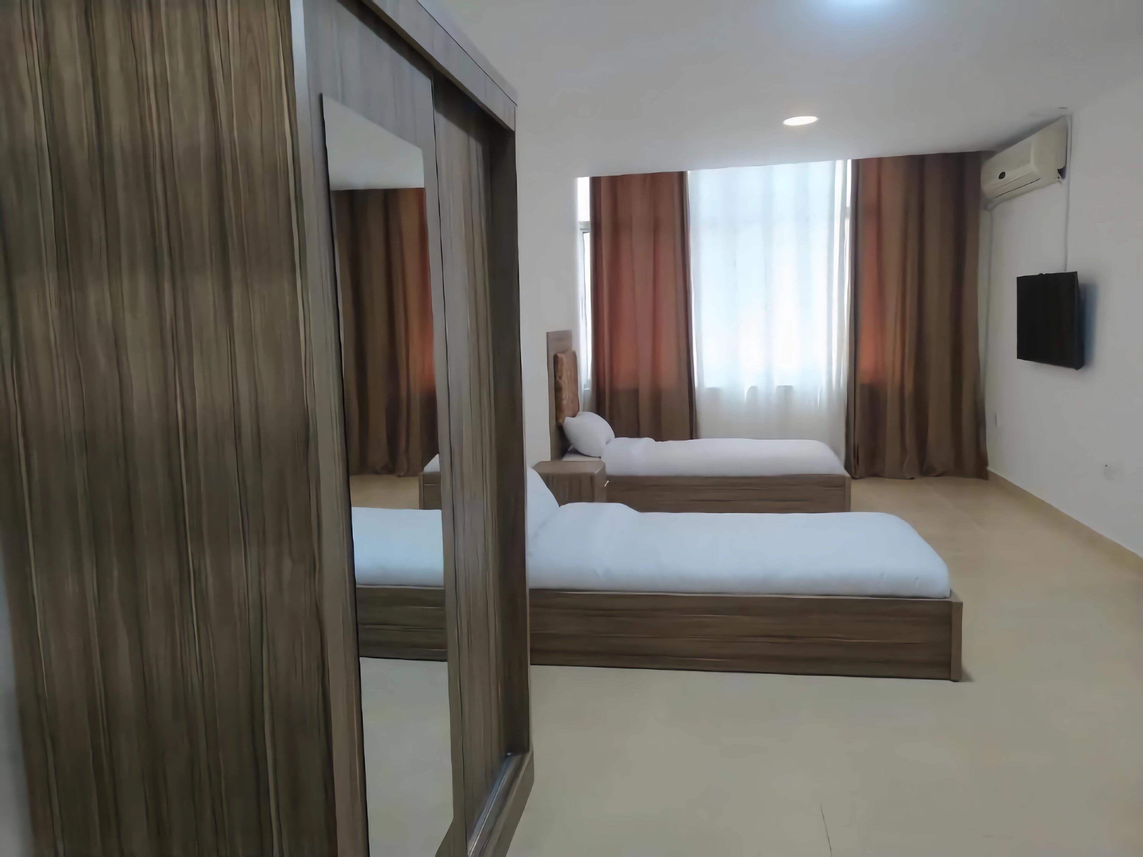 Rayan Hotel Suites