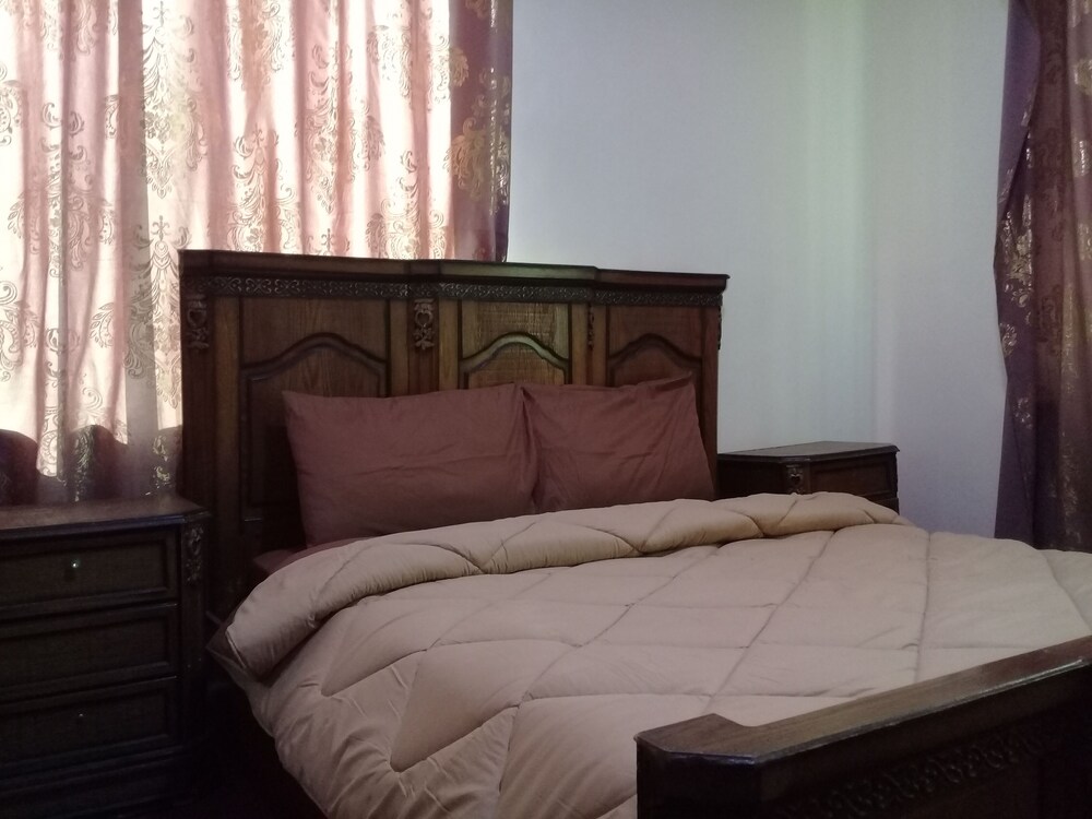 Seleen Hotel Suites