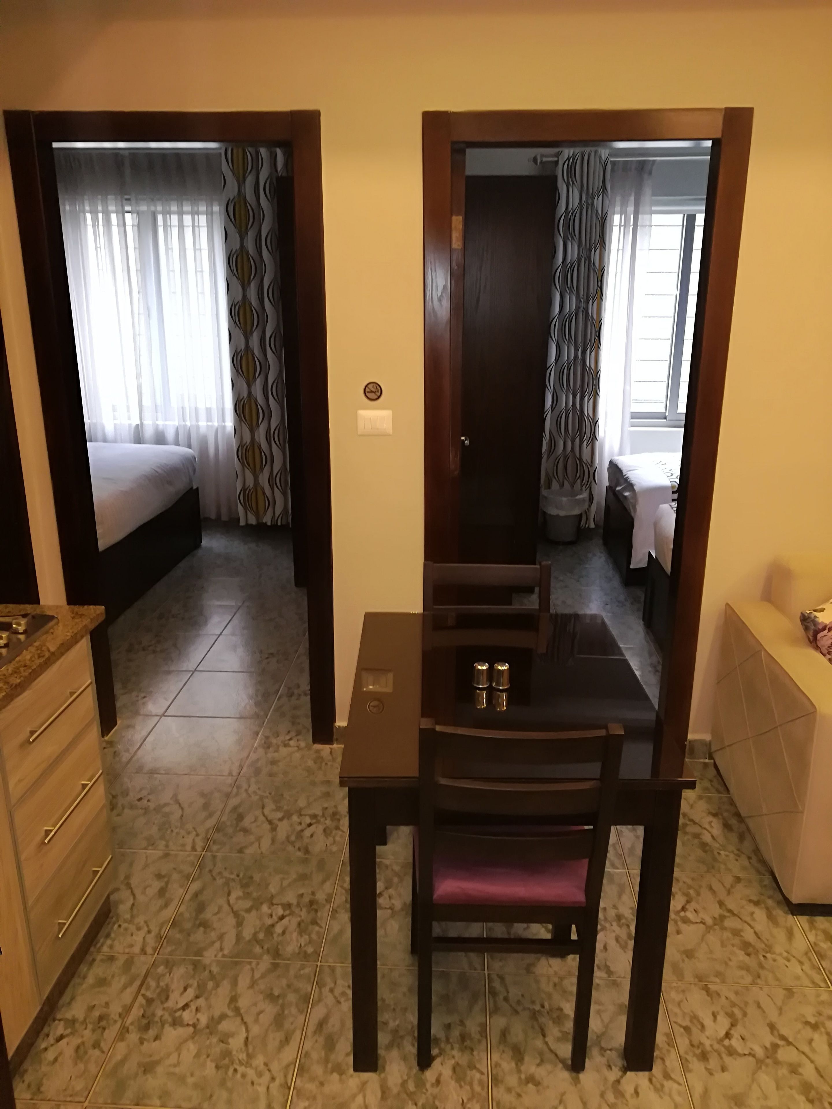 Shams Al Weibdeh Hotel Apartment