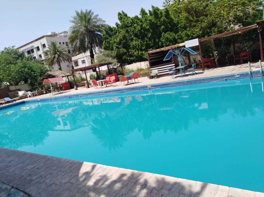 Alcazar Hotel