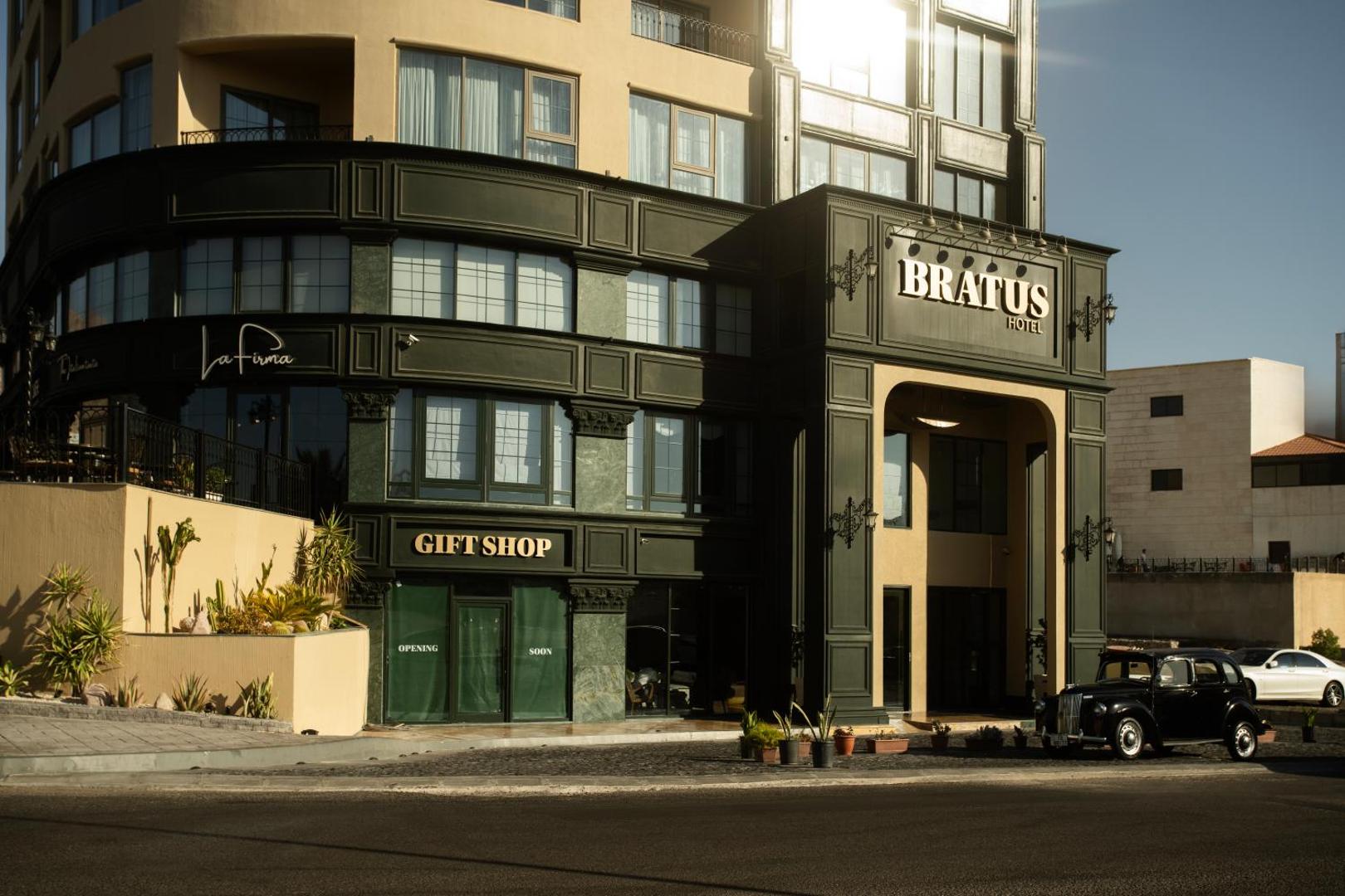 Bratus Hotel