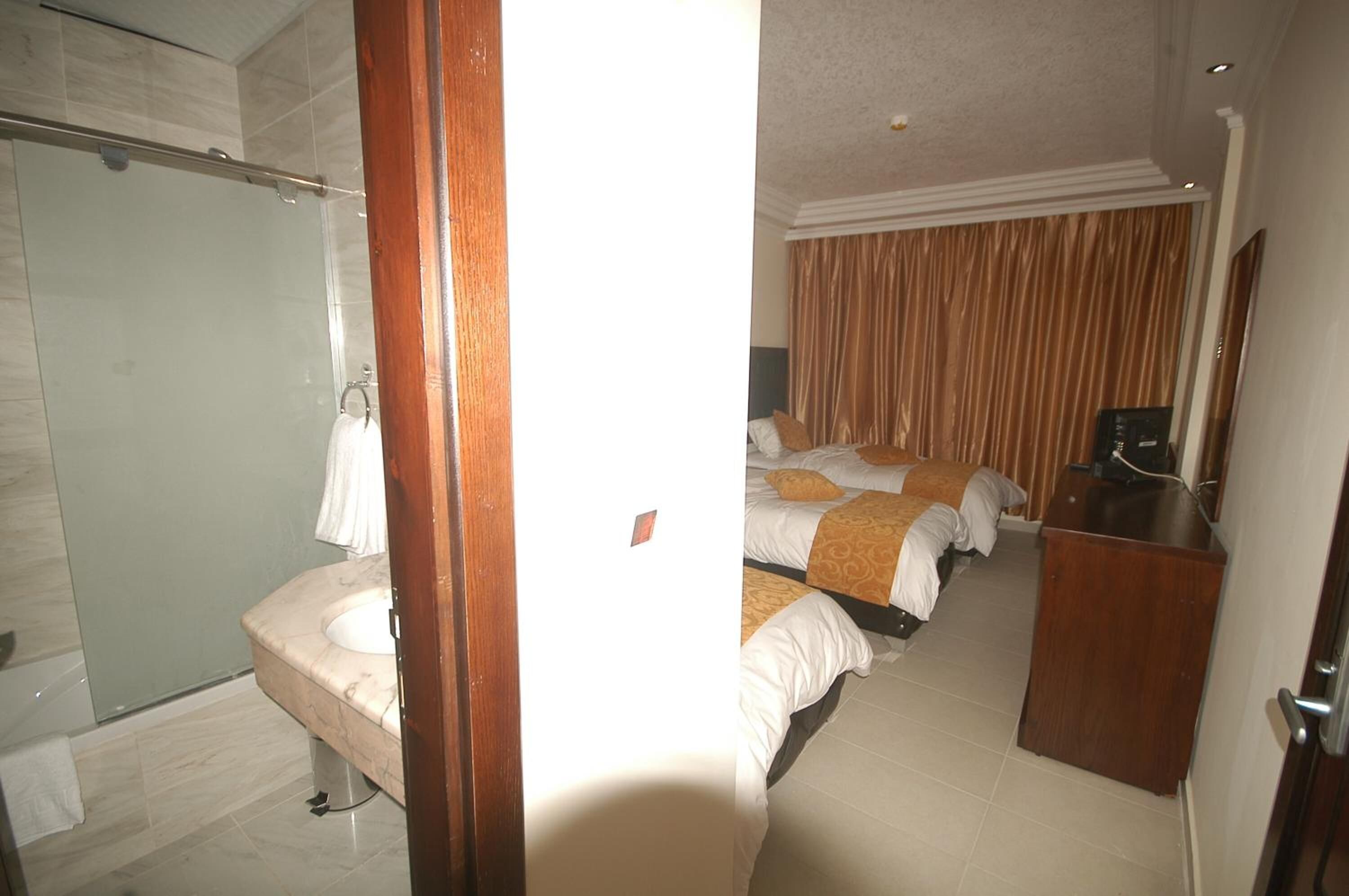 Sharah Mountains Hotel