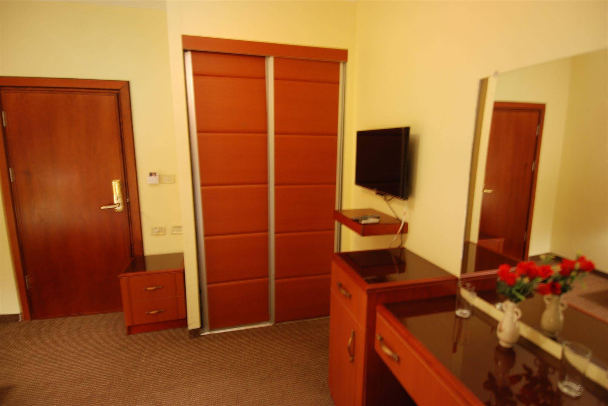 Al Rashid Hotel