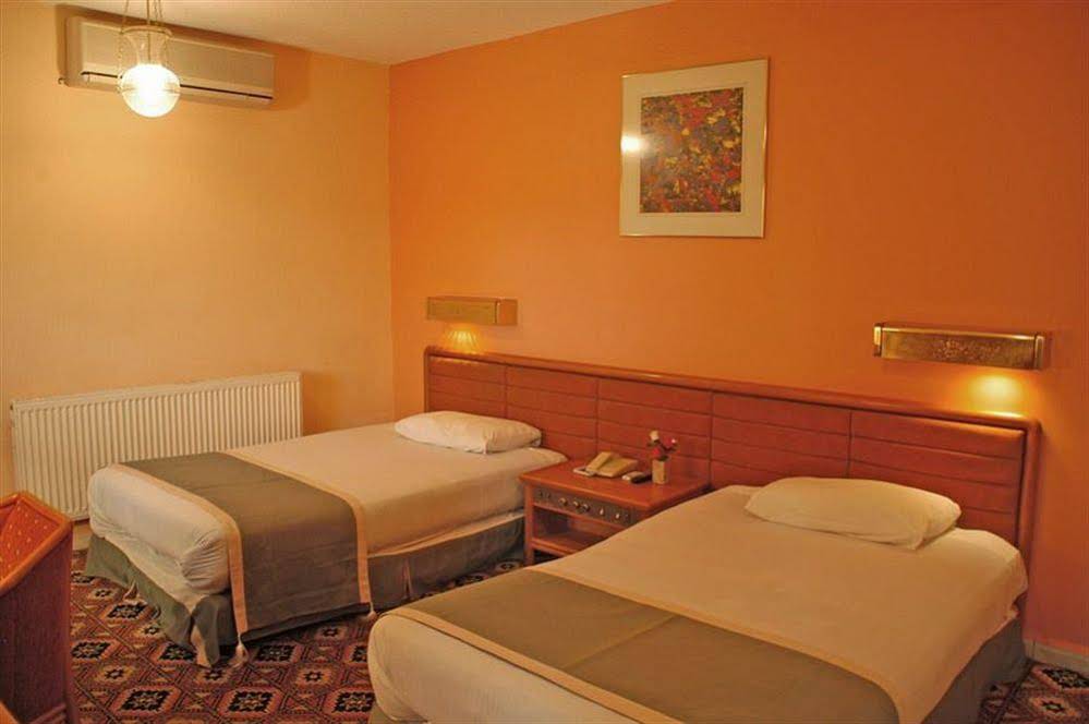 Candles Hotel