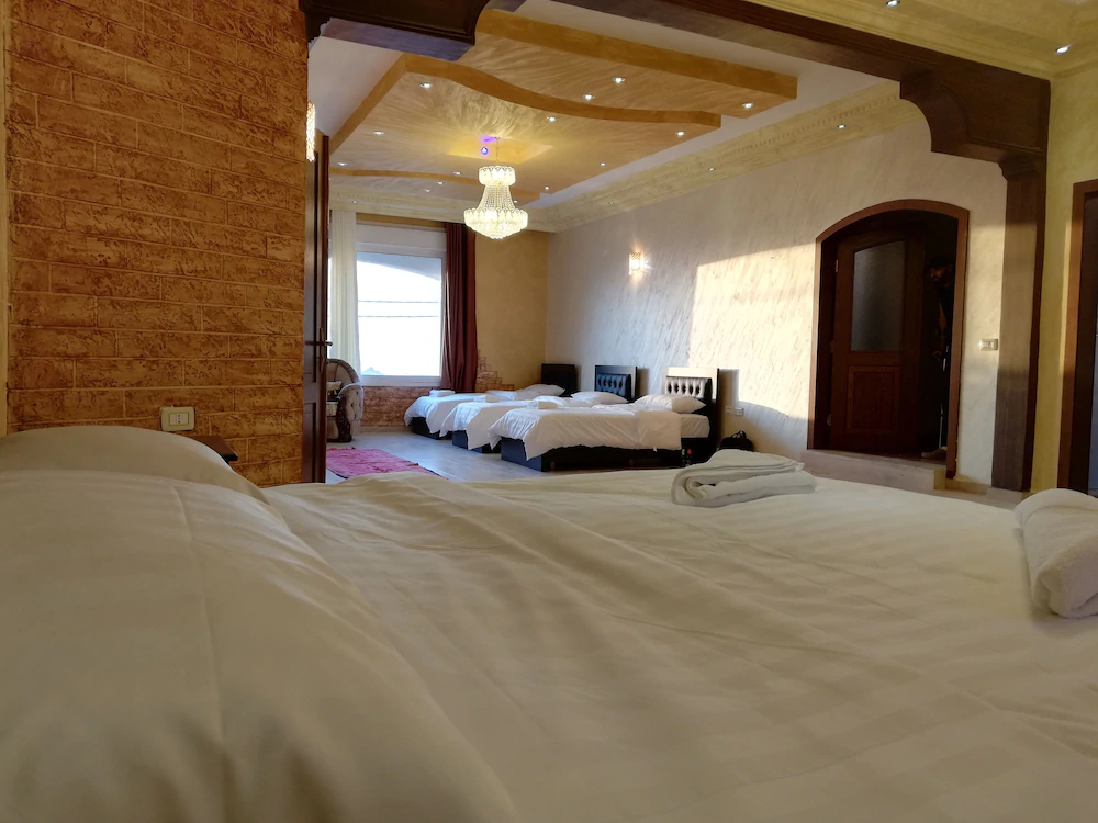 Jabal Bed & Breakfast