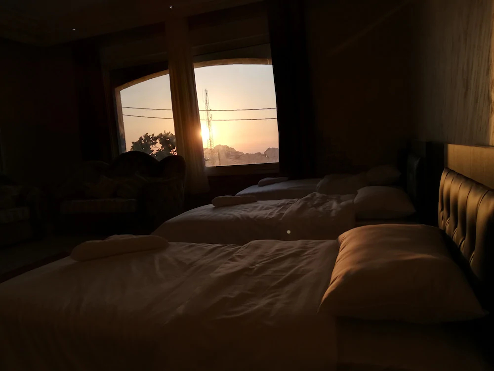Jabal Bed & Breakfast