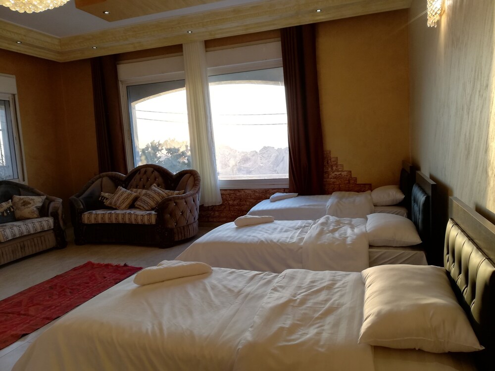 Jabal Bed & Breakfast