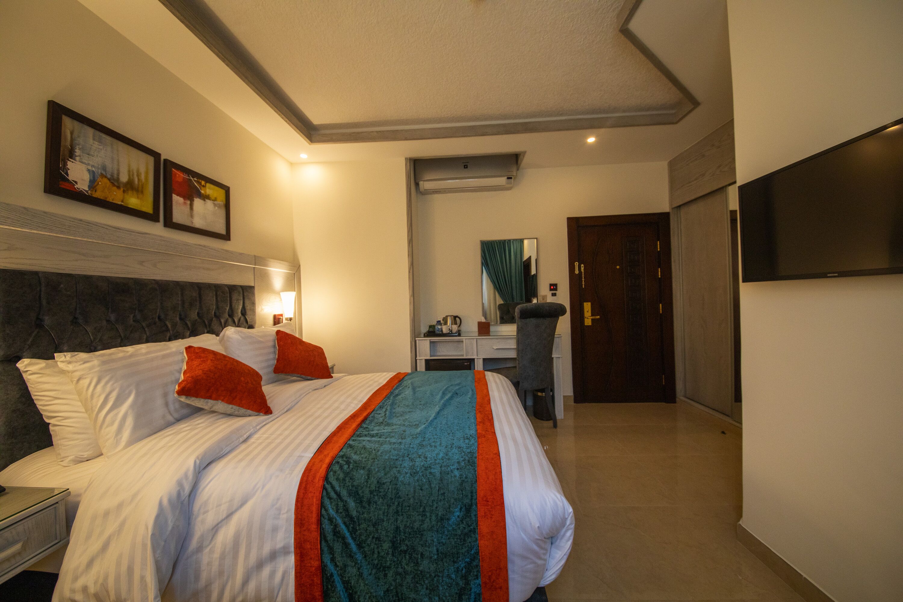 Petra Canyon Hotel