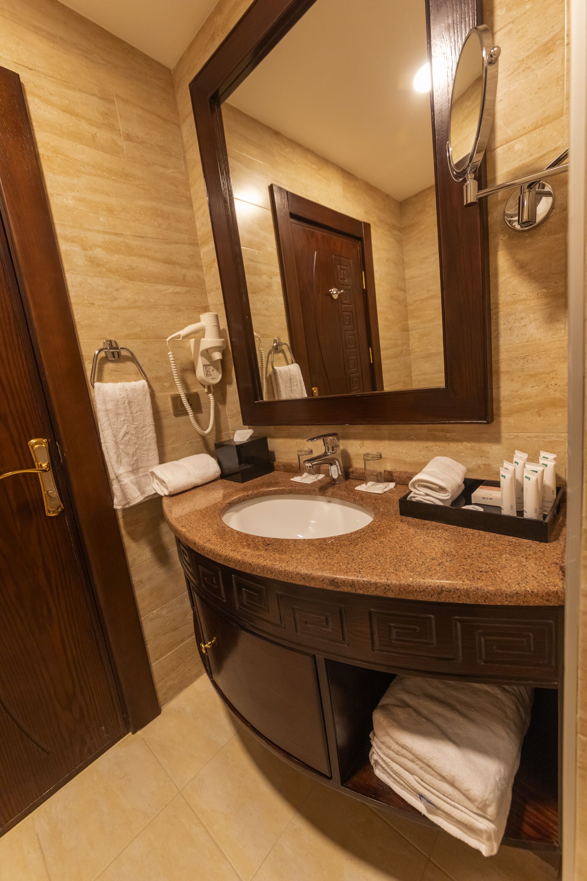 Petra Canyon Hotel