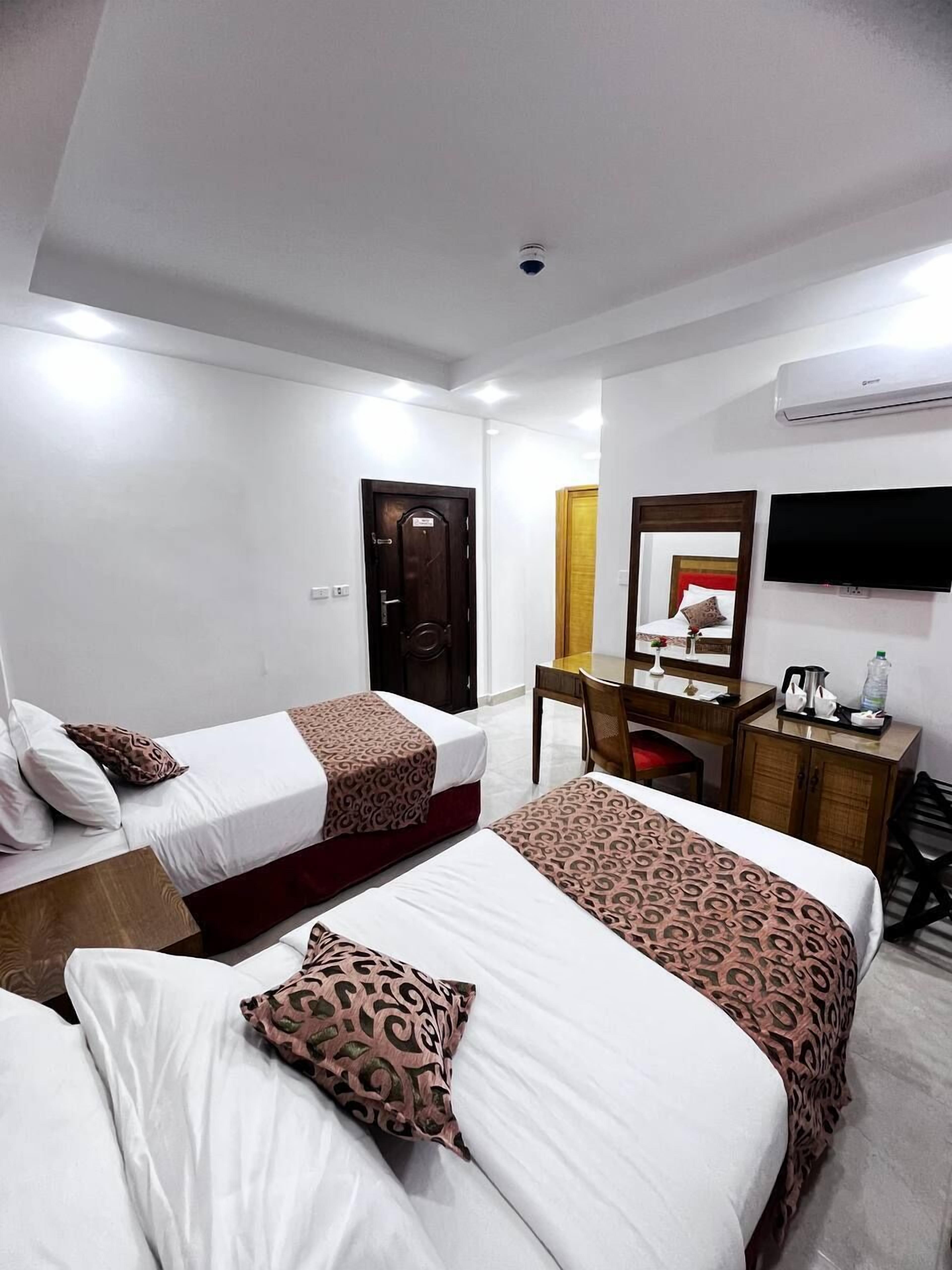 Petra Rocks Hotel