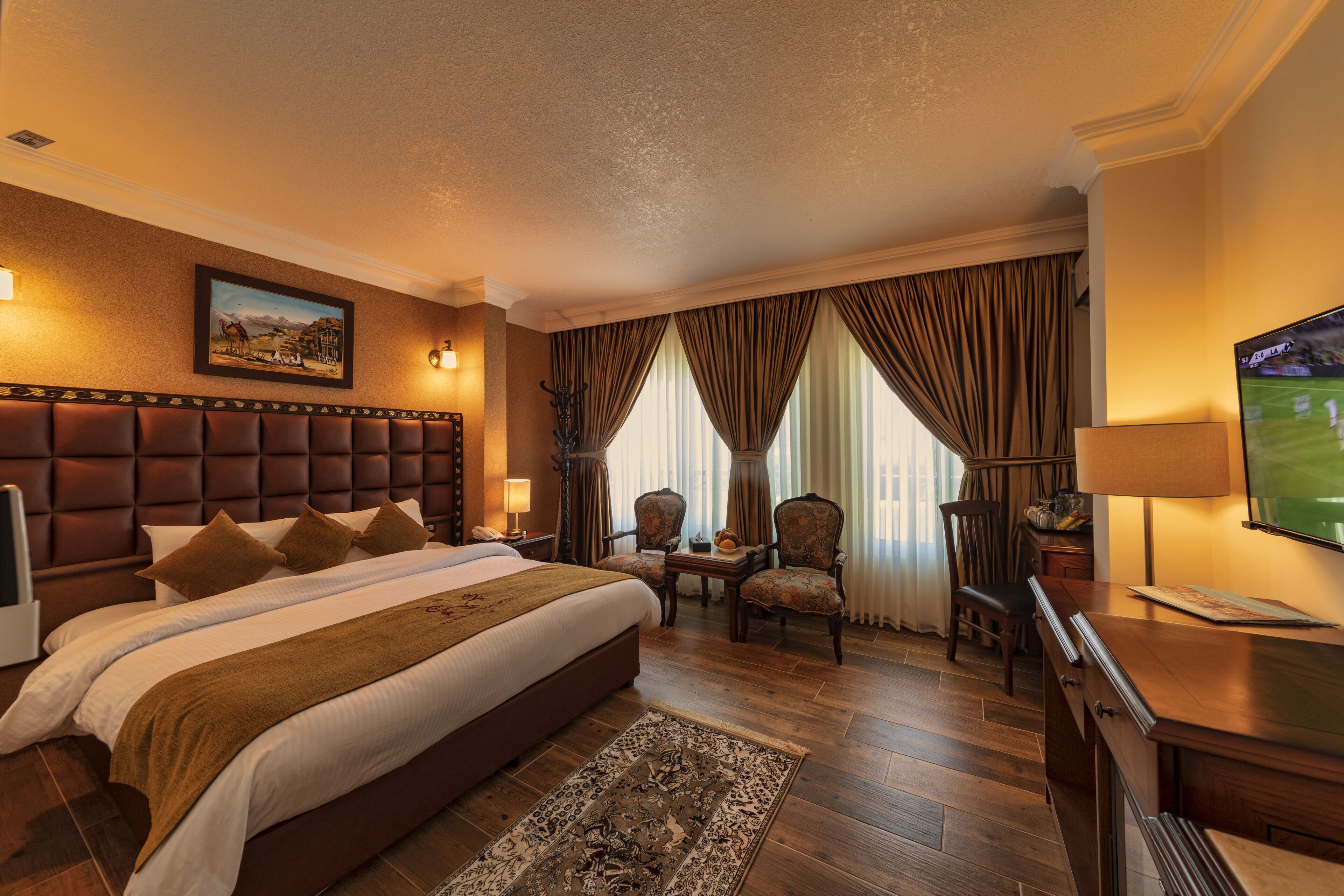 Town Season Hotel
