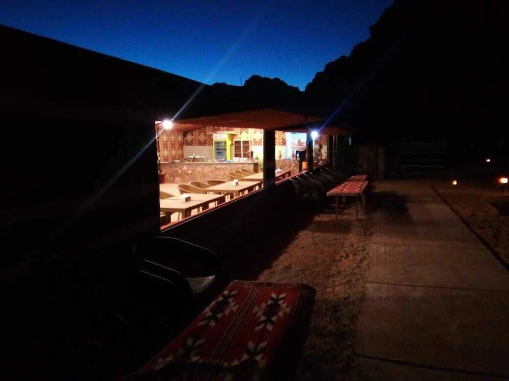 Alamer Hostel Camp