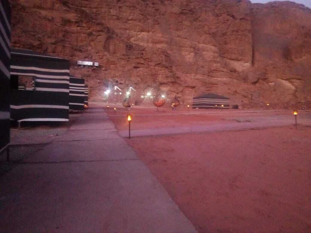 Alamer Hostel Camp