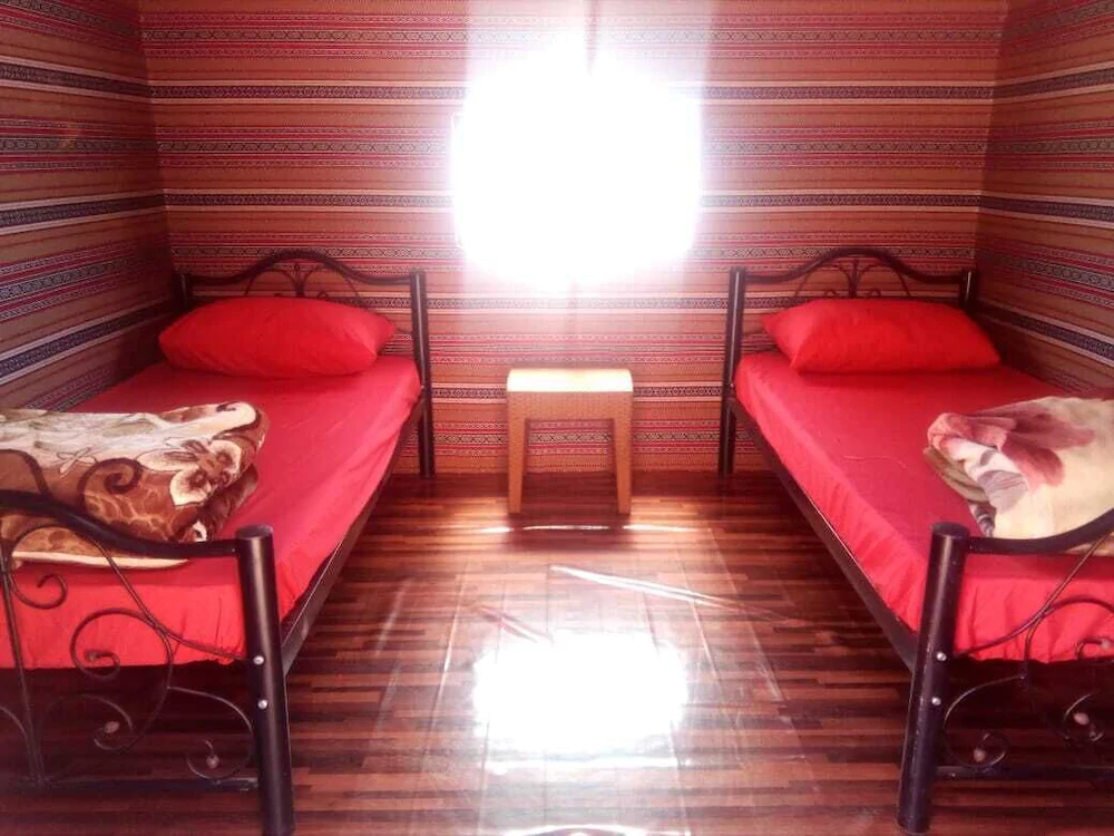 Alamer Hostel Camp
