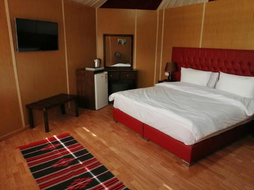 Rum Oasis Luxury Camp