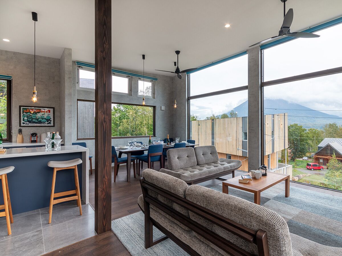Off Piste Chalet by H2 Life