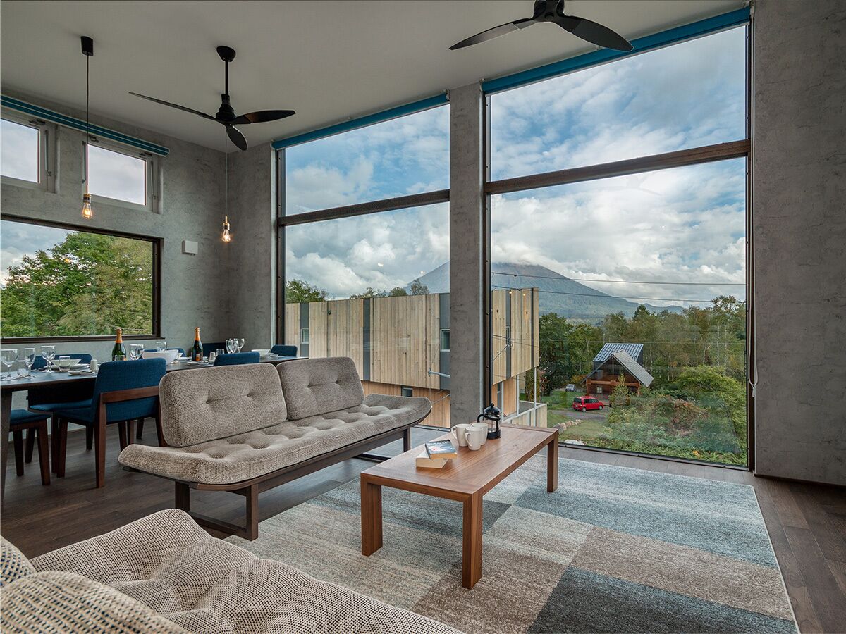 Off Piste Chalet by H2 Life