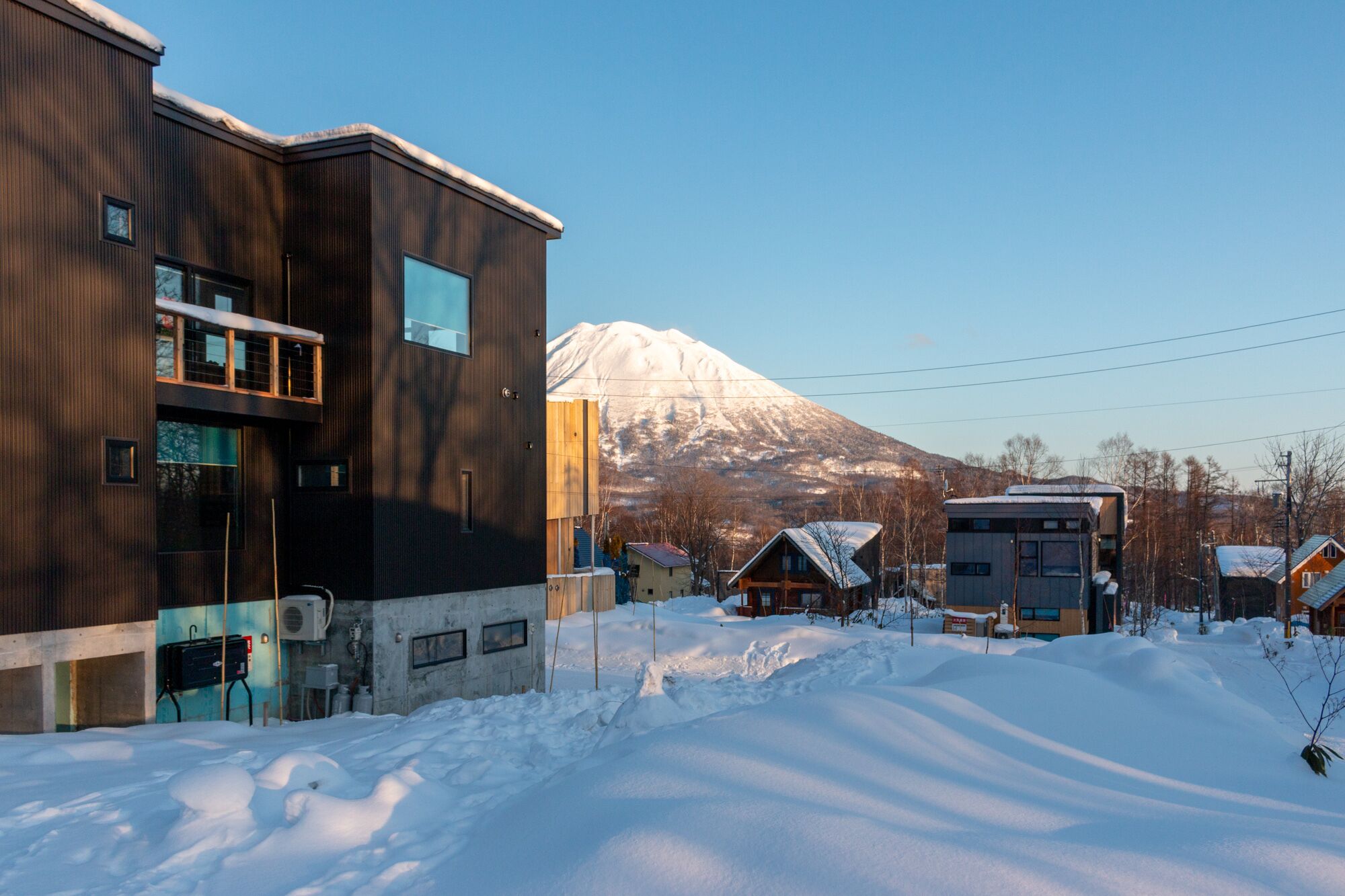 Off Piste Chalet by H2 Life