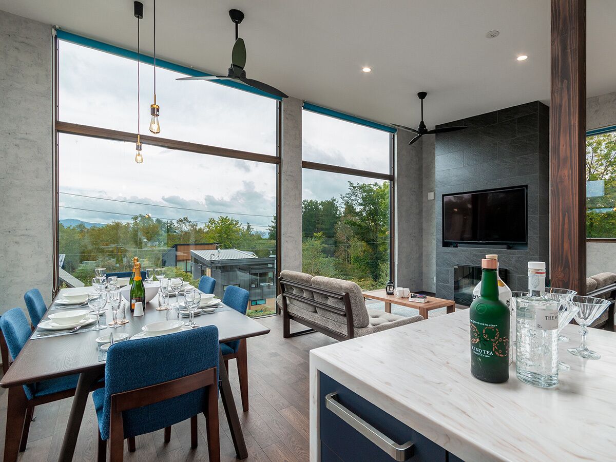 Off Piste Chalet by H2 Life