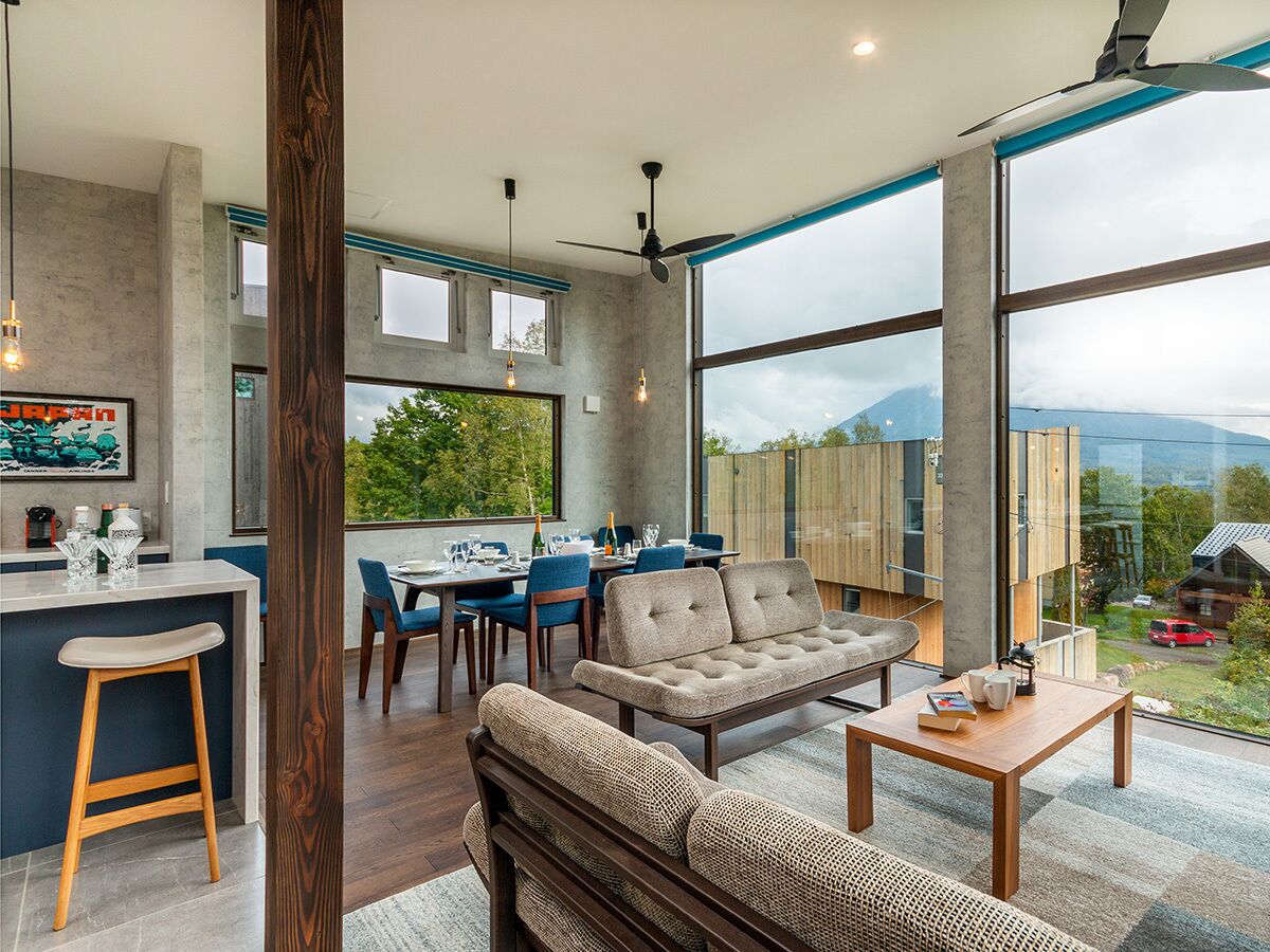 Off Piste Chalet by H2 Life