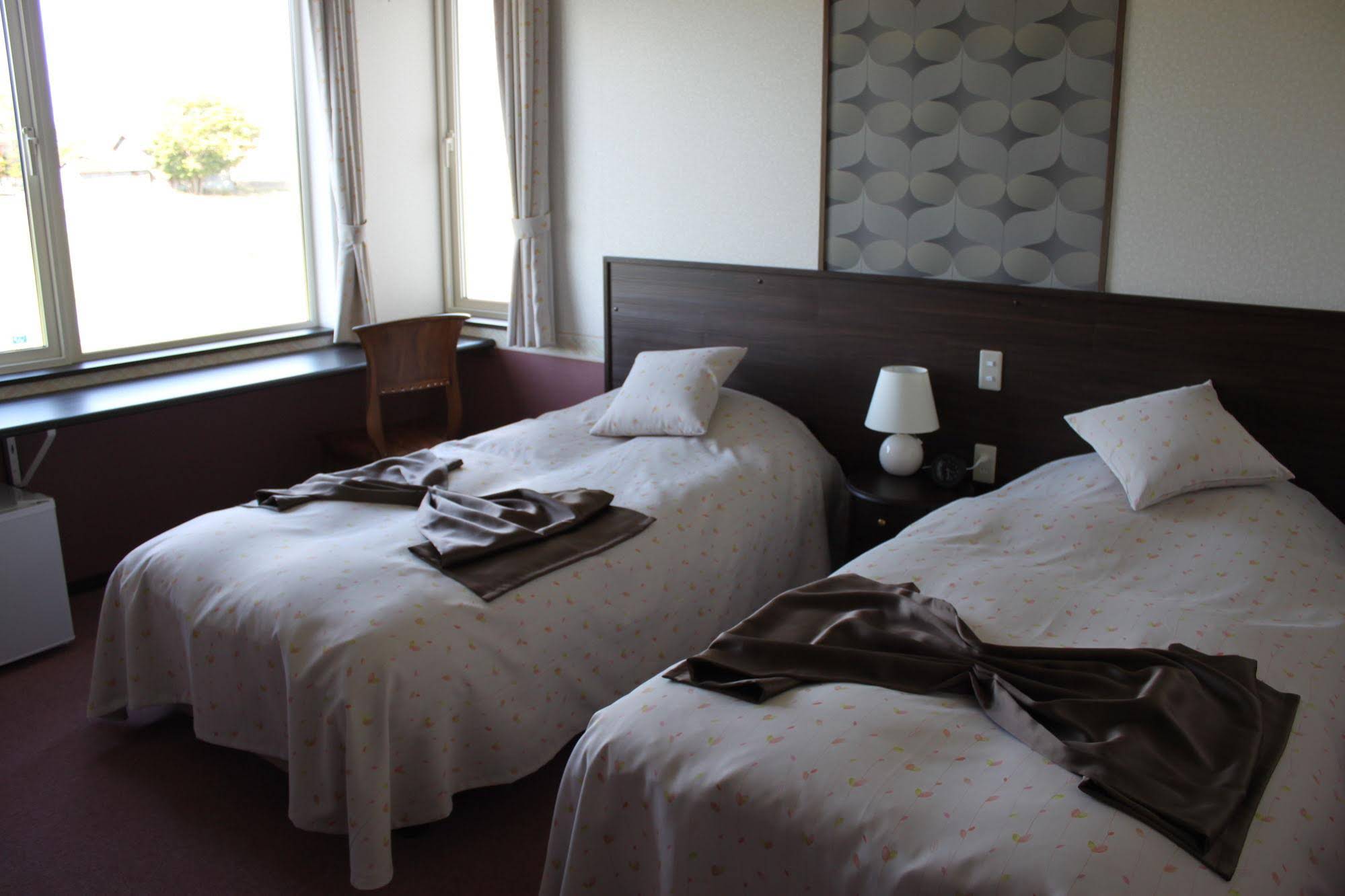 Petit Hotel Blanc Fleur