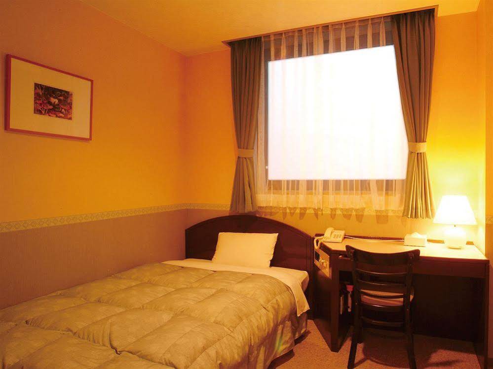 The Hamilton Sapporo