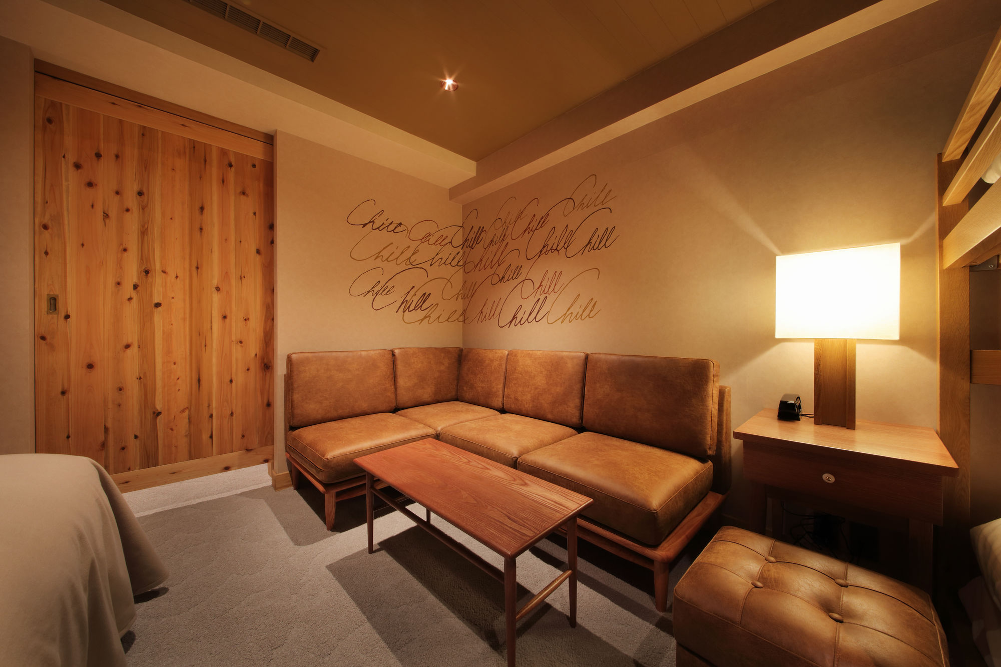Unwind Hotel & Bar