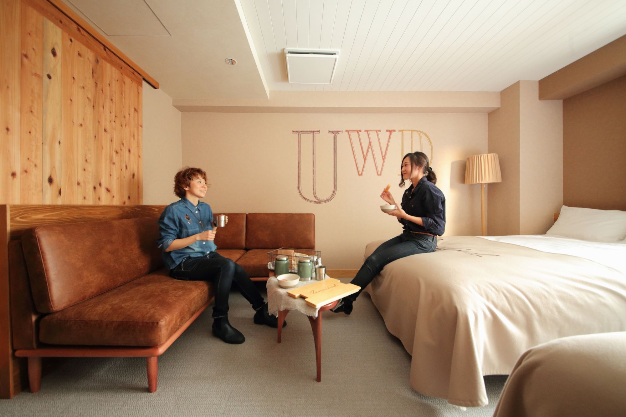 Unwind Hotel & Bar