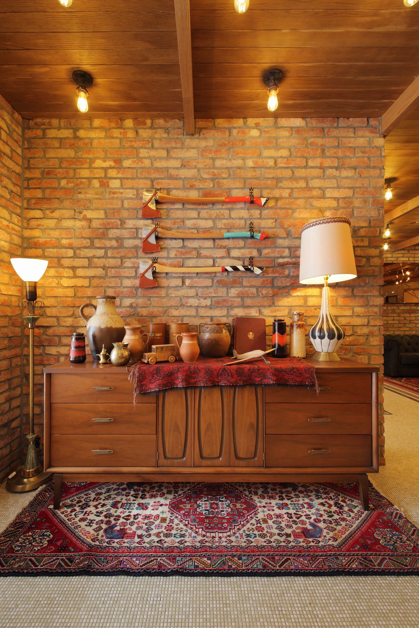 Unwind Hotel & Bar