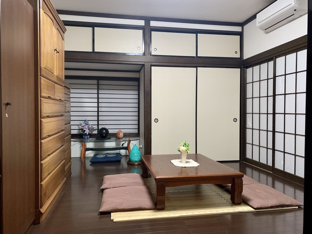 Mitsuba House