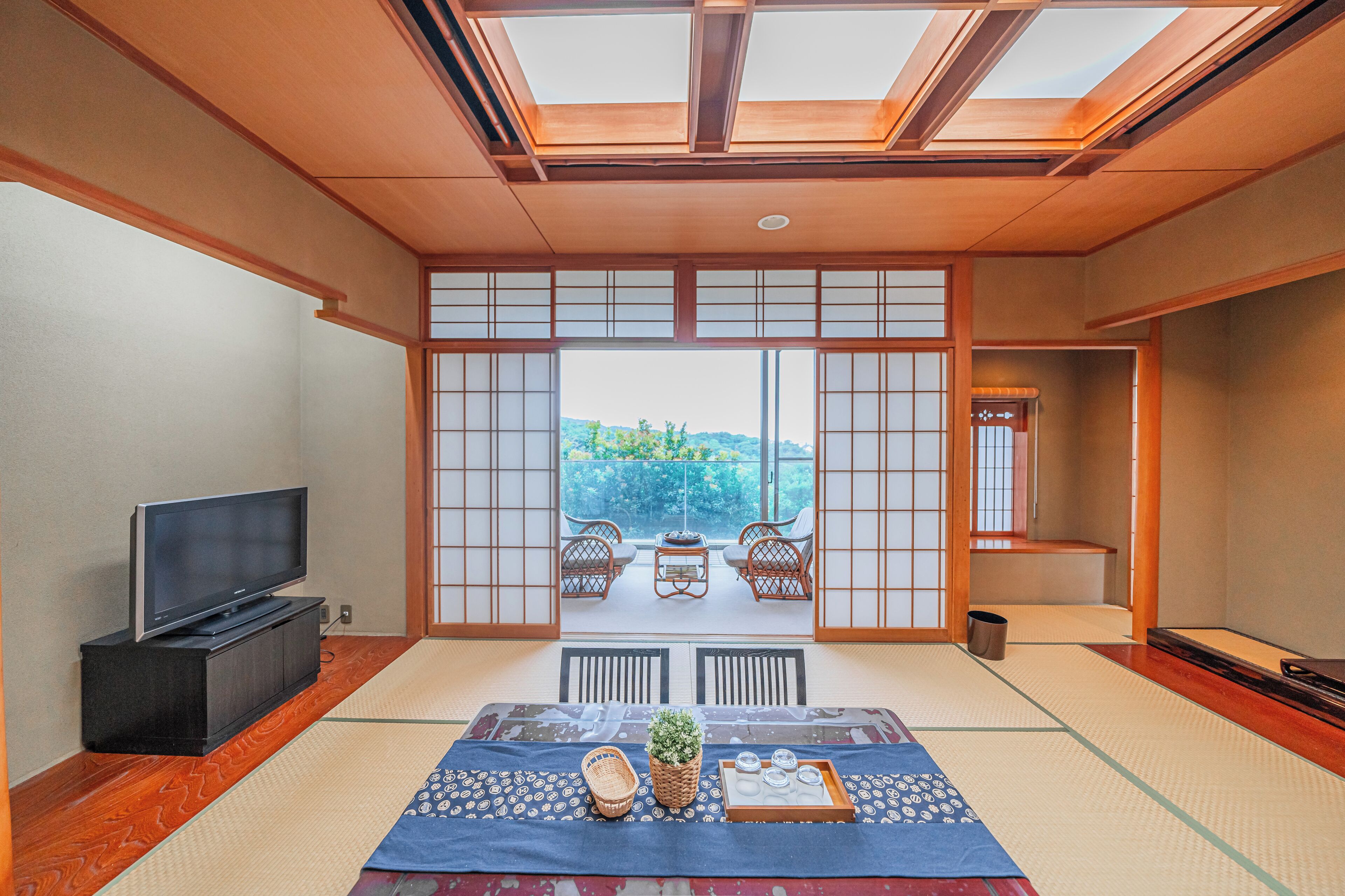 E Joy Inn Atami