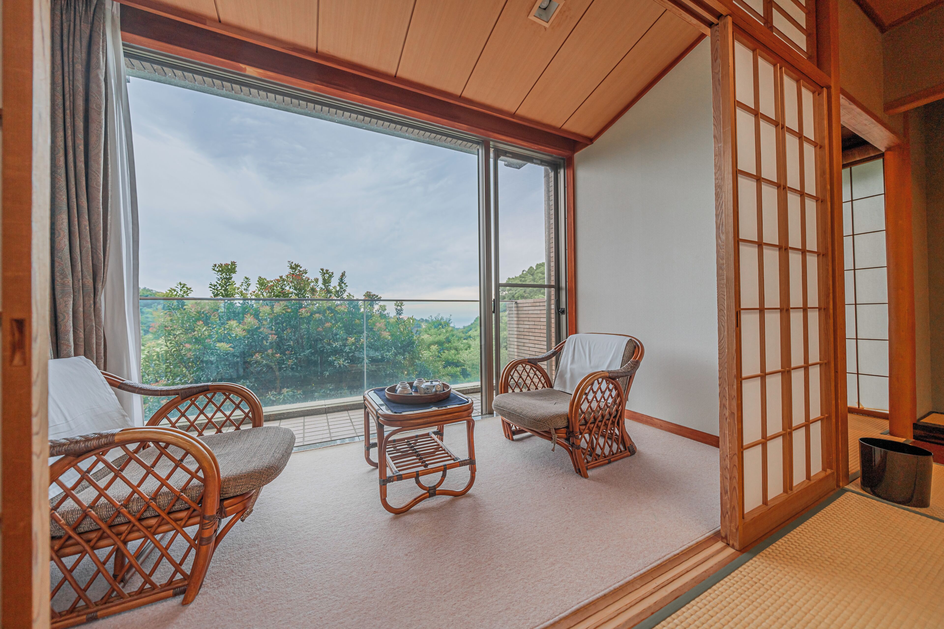 E Joy Inn Atami